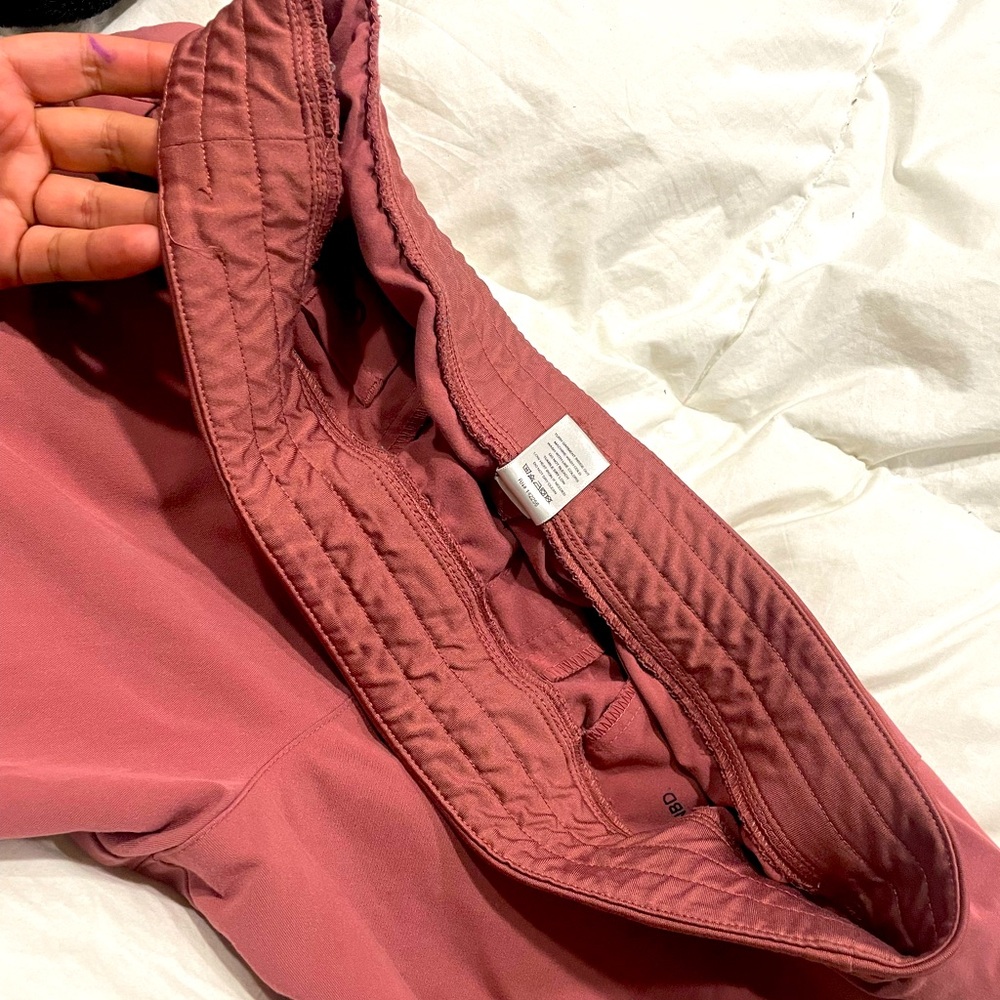 Figs mauve scrub set perfect for valentines